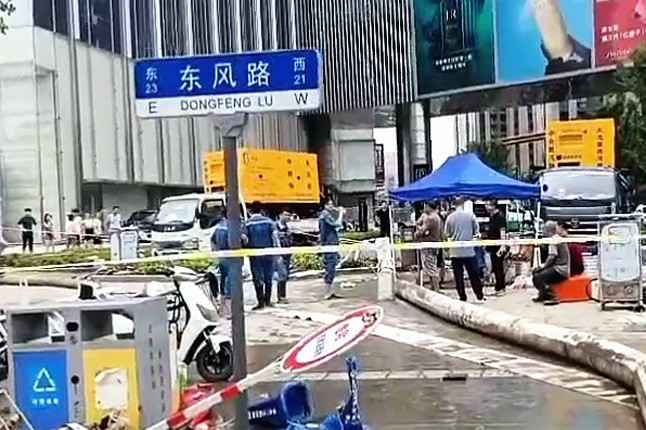 竞技宝网站-中国一站式服务官网排涝突击队在排涝现场